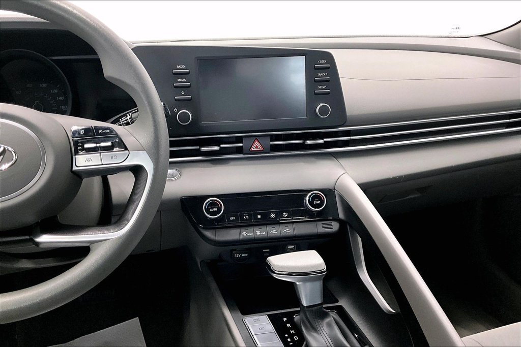 Certified 2023 Hyundai Elantra SEL w/ Preferred Accessory Package FWD image 6