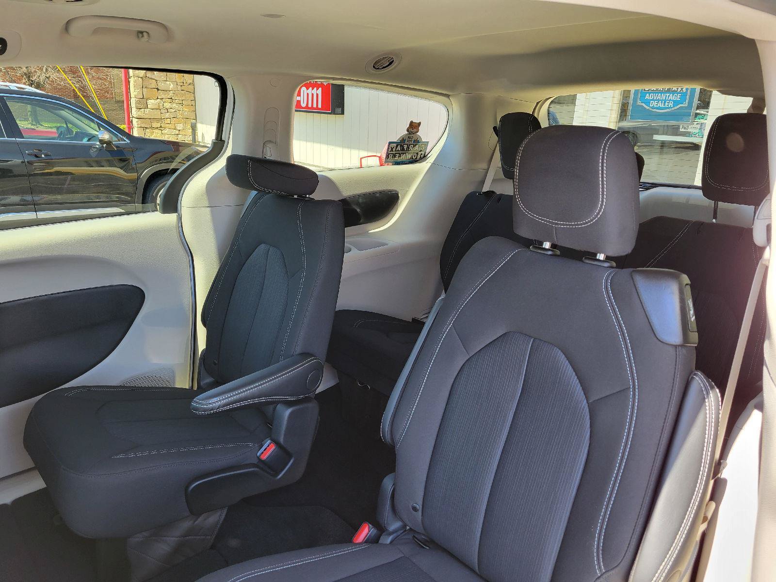 Used 2024 Chrysler Voyager LX FWD image 7