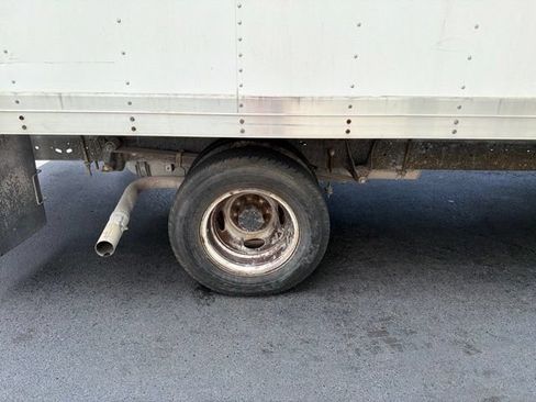 Used 2016 Ford E-350 and Econoline 350 Super Duty RWD image 17