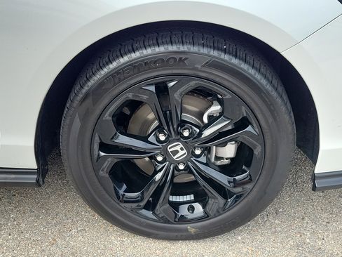 Used 2025 Honda Accord SE image 11