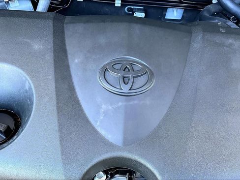 Certified 2025 Toyota RAV4 LE image 33