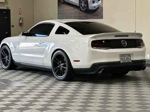 Used 2012 Ford Mustang GT Premium w/ Brembo Brake Pkg RWD image 6