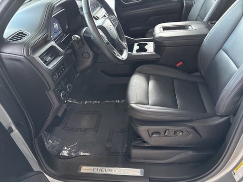 Used 2023 Chevrolet Suburban Z71 w/ Luxury Package image 7