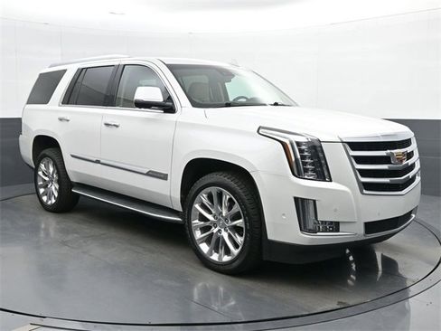 Used 2019 Cadillac Escalade Luxury image 1