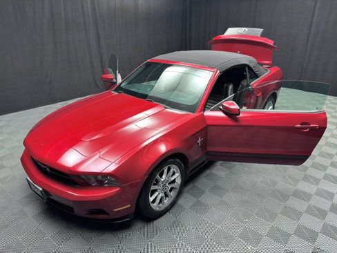 Used 2010 Ford Mustang Premium RWD image 28