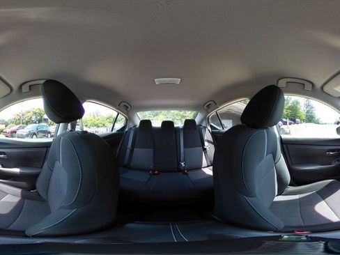 Used 2025 Nissan Sentra SV FWD image 32