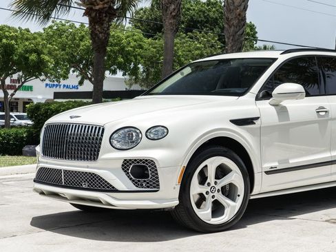 Used 2023 Bentley Bentayga Extended Wheelbase AWD/4WD image 2