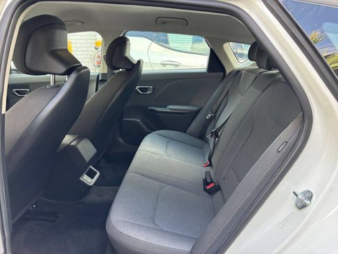 Used 2025 Kia K4 FWD image 27