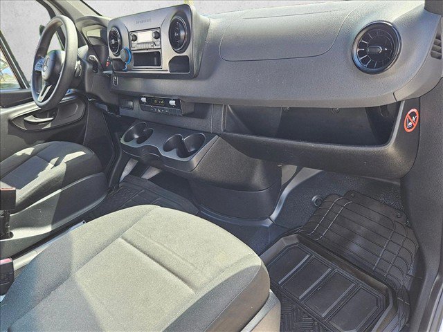 Used 2019 Mercedes-Benz Sprinter 1500 image 18