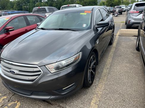 Used 2015 Ford Taurus SEL w/ Equipment Group 201A AWD/4WD image 4