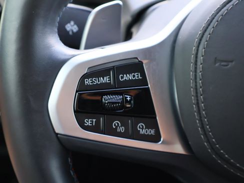 Used 2025 BMW X7 M60i image 27