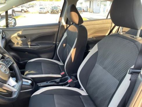 Used 2022 Nissan Versa SV image 13