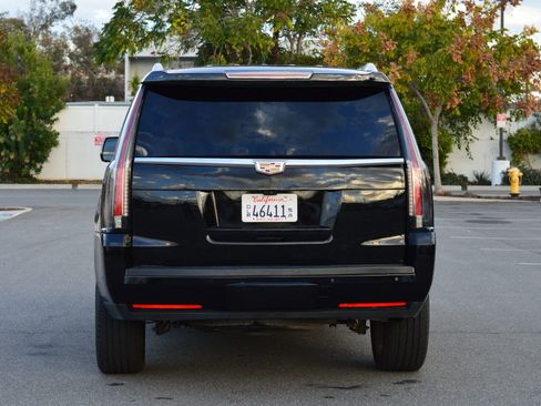 Used 2017 Cadillac Escalade Premium Luxury image 6