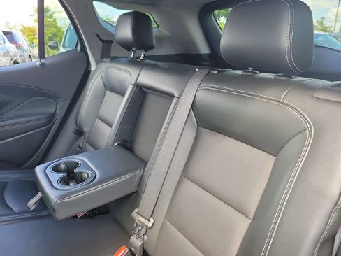 Used 2024 GMC Terrain SLT FWD image 14