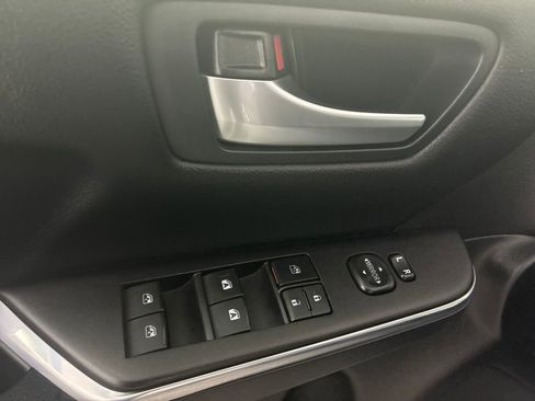 Used 2017 Toyota Camry SE image 15