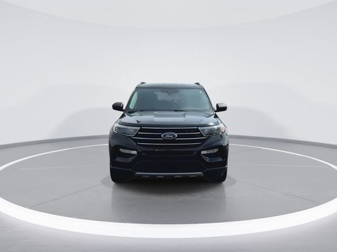 Used 2021 Ford Explorer XLT w/ Equipment Group 202A image 3