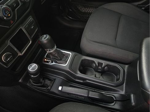 Used 2018 Jeep Wrangler Unlimited Sport AWD/4WD image 20