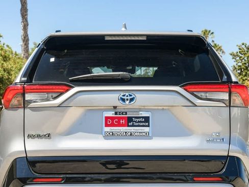 Used 2022 Toyota RAV4 SE AWD/4WD image 6