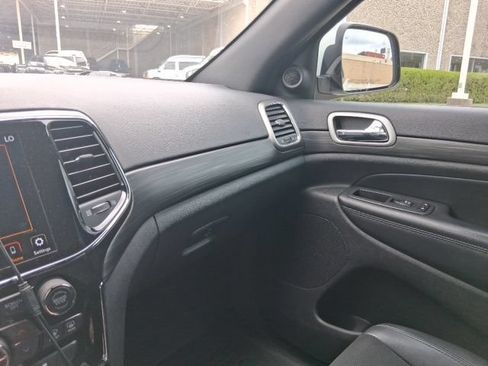 Used 2021 Jeep Grand Cherokee Laredo X RWD image 7
