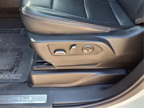 Used 2023 GMC Yukon Denali AWD/4WD image 21