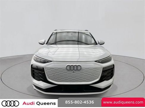 Used 2025 Audi Q6 e-tron Premium Plus image 5