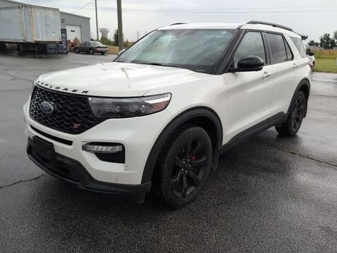 Used 2022 Ford Explorer ST w/ Equipment Group 401A AWD/4WD image 2