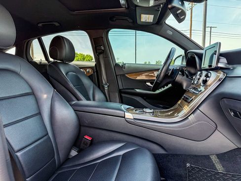 Used 2019 Mercedes-Benz GLC 300 4MATIC Coupe image 16