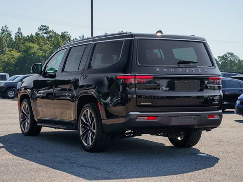 Used 2022 Jeep Wagoneer Series II w/ Premium Group I AWD/4WD image 5
