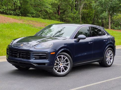 Certified 2026 Porsche Cayenne Coupe AWD/4WD image 1