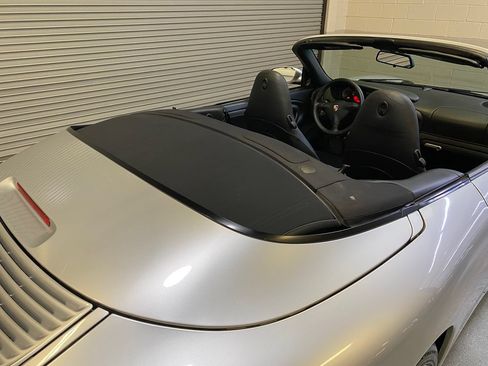 Used 2004 Porsche 911 Carrera RWD image 30