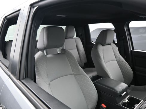 Certified 2025 Toyota Tacoma SR5 image 24