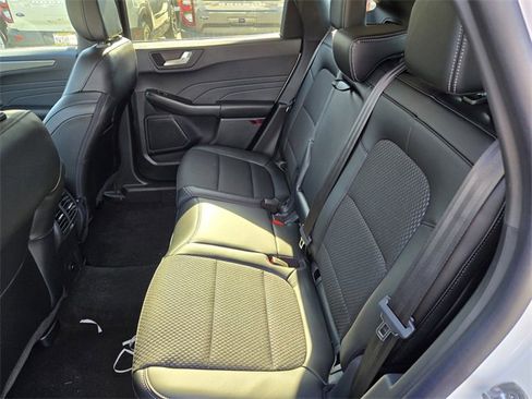 New 2025 Ford Escape SE image 4