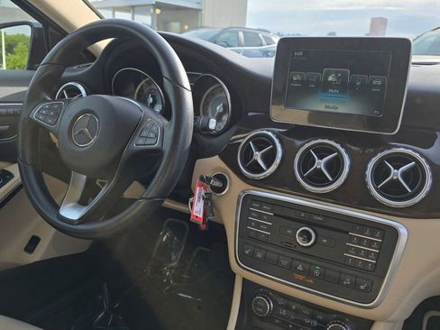 Used 2016 Mercedes-Benz GLA 250 4MATIC image 11