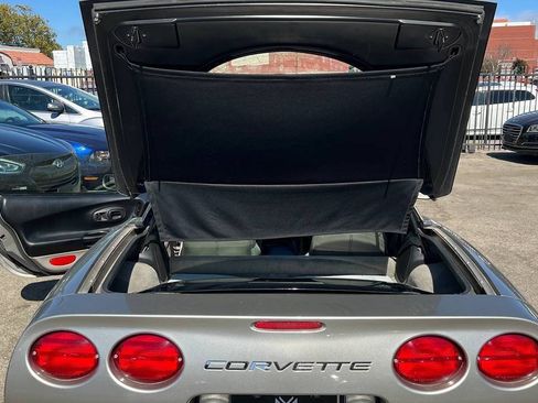 Used 1998 Chevrolet Corvette Coupe w/ Memory Pkg RWD image 30