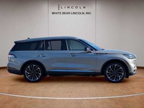 Used 2023 Lincoln Aviator Reserve w/ Equipment Group 201A RWD image 4