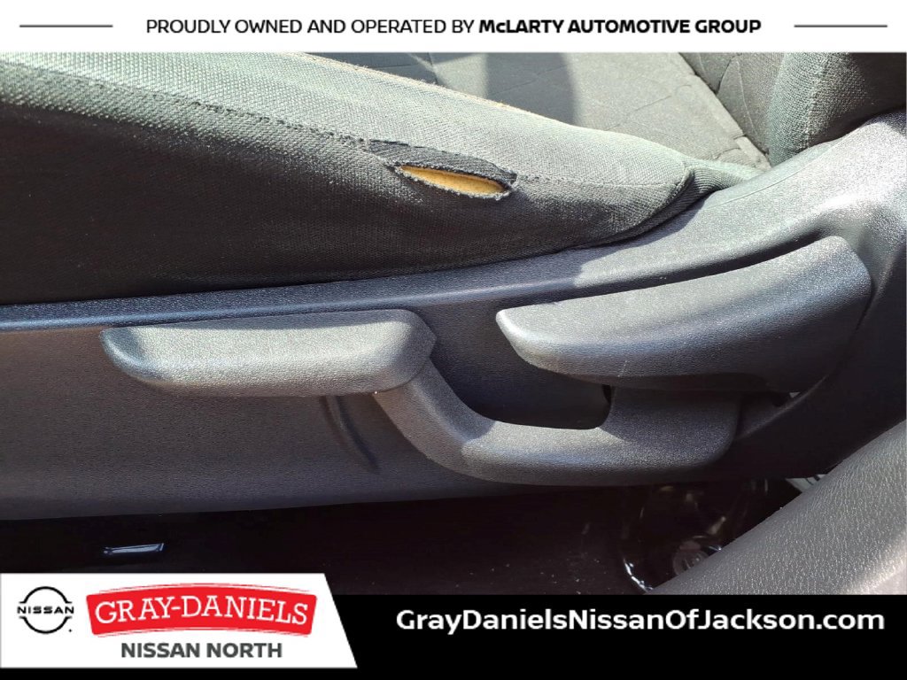 Used 2019 Nissan Kicks SR FWD image 12