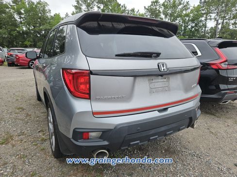Certified 2024 Honda Passport EX-L image 9