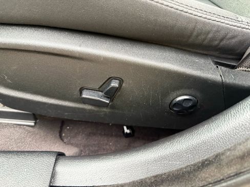 Used 2018 Chrysler 300 Touring w/ Sport Appearance Package image 18