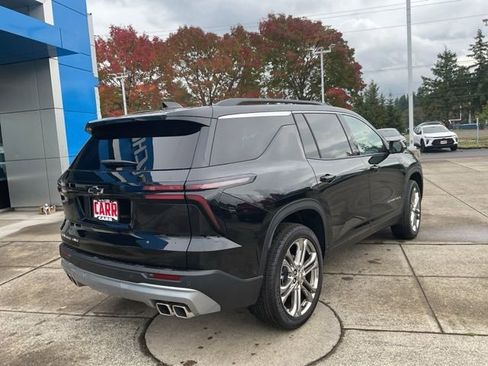 New 2025 Chevrolet Traverse LT w/ Enhanced Driving Package image 7
