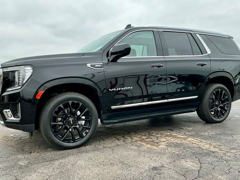 Used 2023 GMC Yukon SLT AWD/4WD image 7