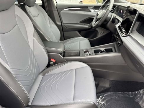 New 2026 Volkswagen Tiguan SE R-Line image 25