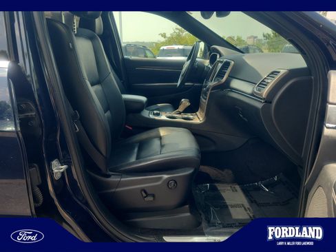 Used 2017 Jeep Grand Cherokee Limited AWD/4WD image 19