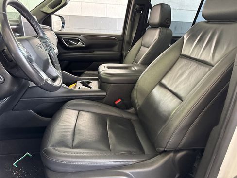 Used 2022 Chevrolet Tahoe Z71 w/ Luxury Package image 9