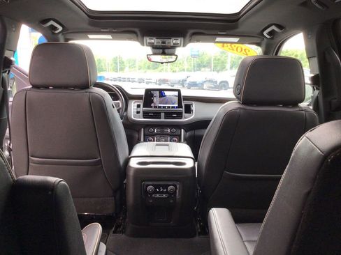 Used 2024 Chevrolet Suburban Premier AWD/4WD image 39
