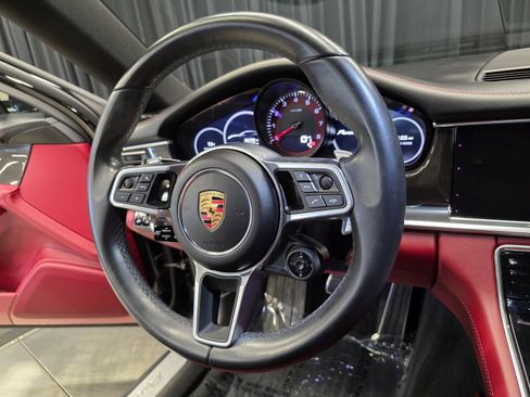 Used 2018 Porsche Panamera 4S image 22