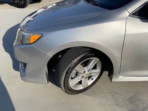 Used 2014 Toyota Camry SE w/ Fleet Convenience Package FWD image 10