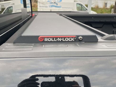 Used 2022 GMC Sierra 1500 AT4 w/ AT4 Premium Package image 9