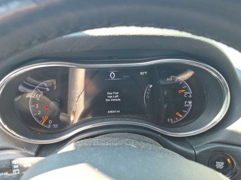 Used 2021 Jeep Grand Cherokee Laredo RWD image 16