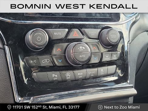 Used 2021 Jeep Grand Cherokee Laredo X image 19