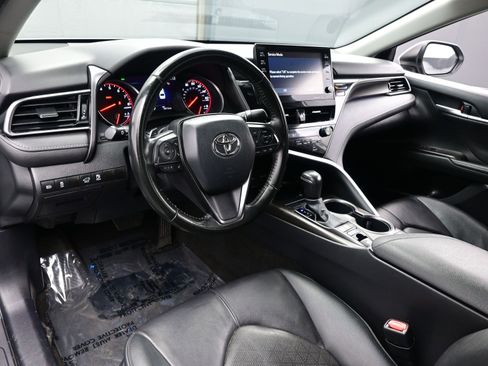 Used 2023 Toyota Camry XSE FWD image 13